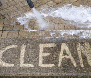 6588381 cleaning patio pavers in fort m 300x257 1