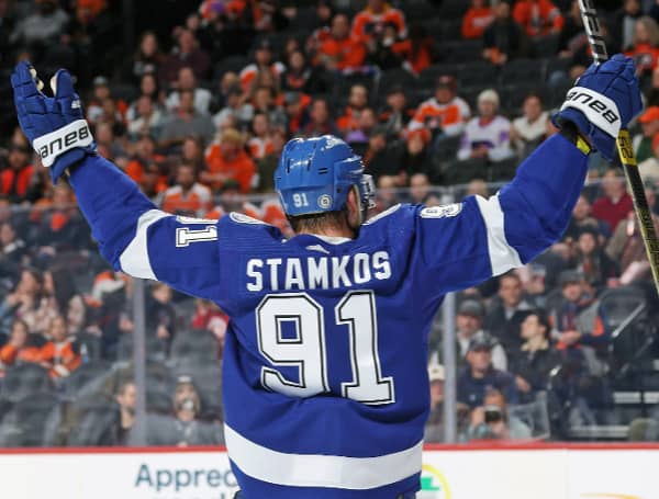 Lightning's Steven Stamkos honored for 1,000-game milestone