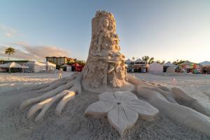 21510497 fortmyersbeachsandsculpture 300x200 1