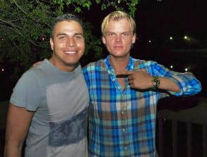 22225961 cesar arevalo avicii 300x228 1