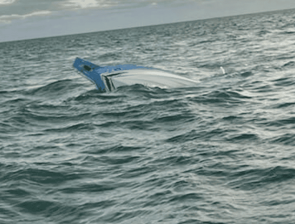 US Coast Guard Rescues 4 From Sinking Vessel Off Florida Coast