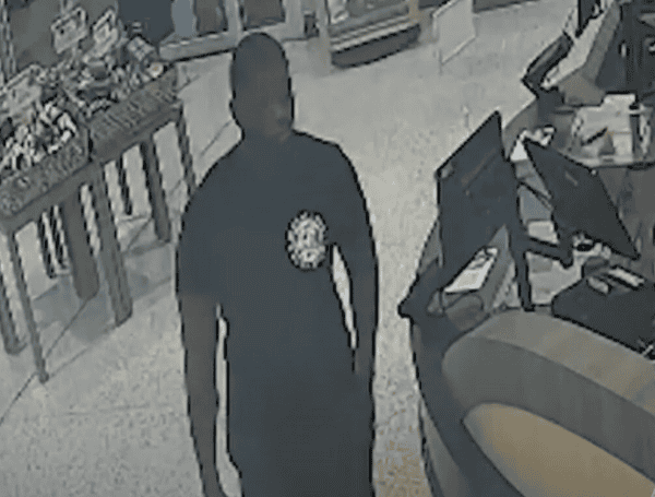 Tampa Police Seek Help Identifying Credit Card Fraud Suspect